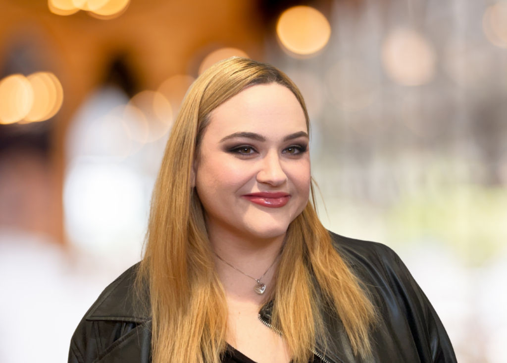 Jasmine Kauzlarich, Surveys Manager